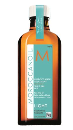 חברת הטיפוח המובילה לשיער MOROCCANOIL מציעה שמן טיפולי לייט לשיער דק דליל או צבוע בלונד צילום ריצארד פאיירס