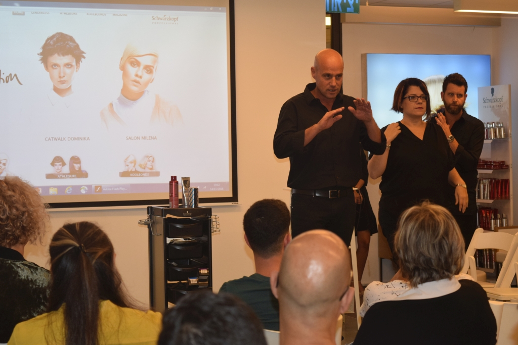 הפתיחה של האקדמיה של שוורצקופף פרופשיונל הבית של מעצבי השיער בישראל