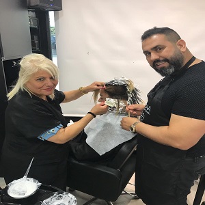 כיתת אומן עם מעצב השיער אבי ביטון באקדמיה של אינדולה בישראל